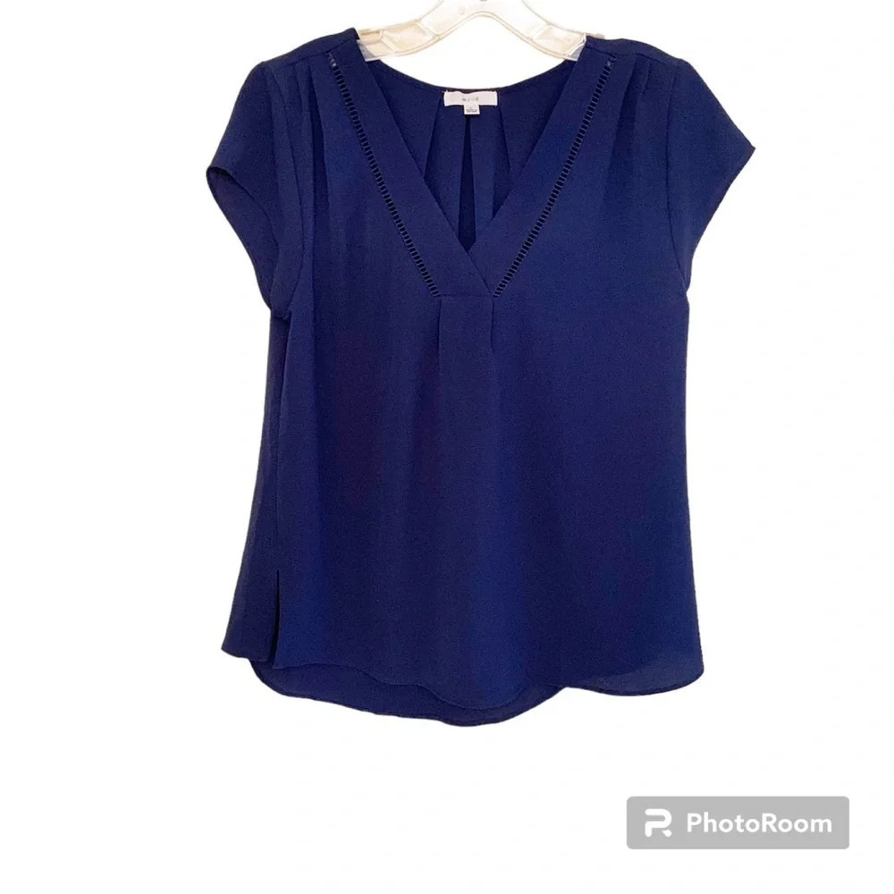 Mine Navy Blue V-Neck Blouse Cap Sleeve Stretch Top Size Large